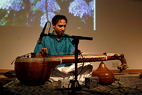 Venkat Vichitra Veena playing the sitar